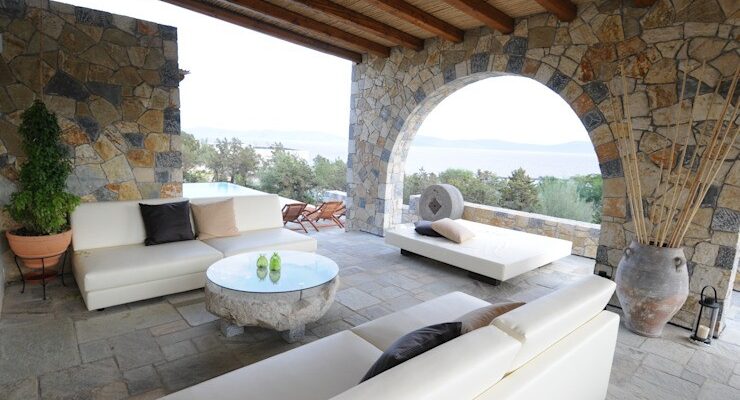 VILLA BY THE SEA Ermioni Greece, CARLO CHIAPPANI interior designer CARLO CHIAPPANI interior designer Balconies and terraces in Mediterranean style