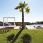Capricorn House, Jardissimo Jardissimo Gardens intr-a modern stil