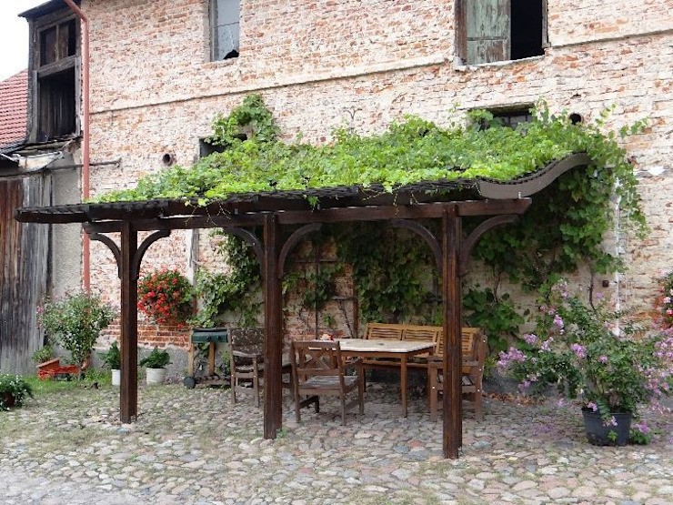S-Line Pergola EcoCurves - Custom-made gardens with laminated wood arches