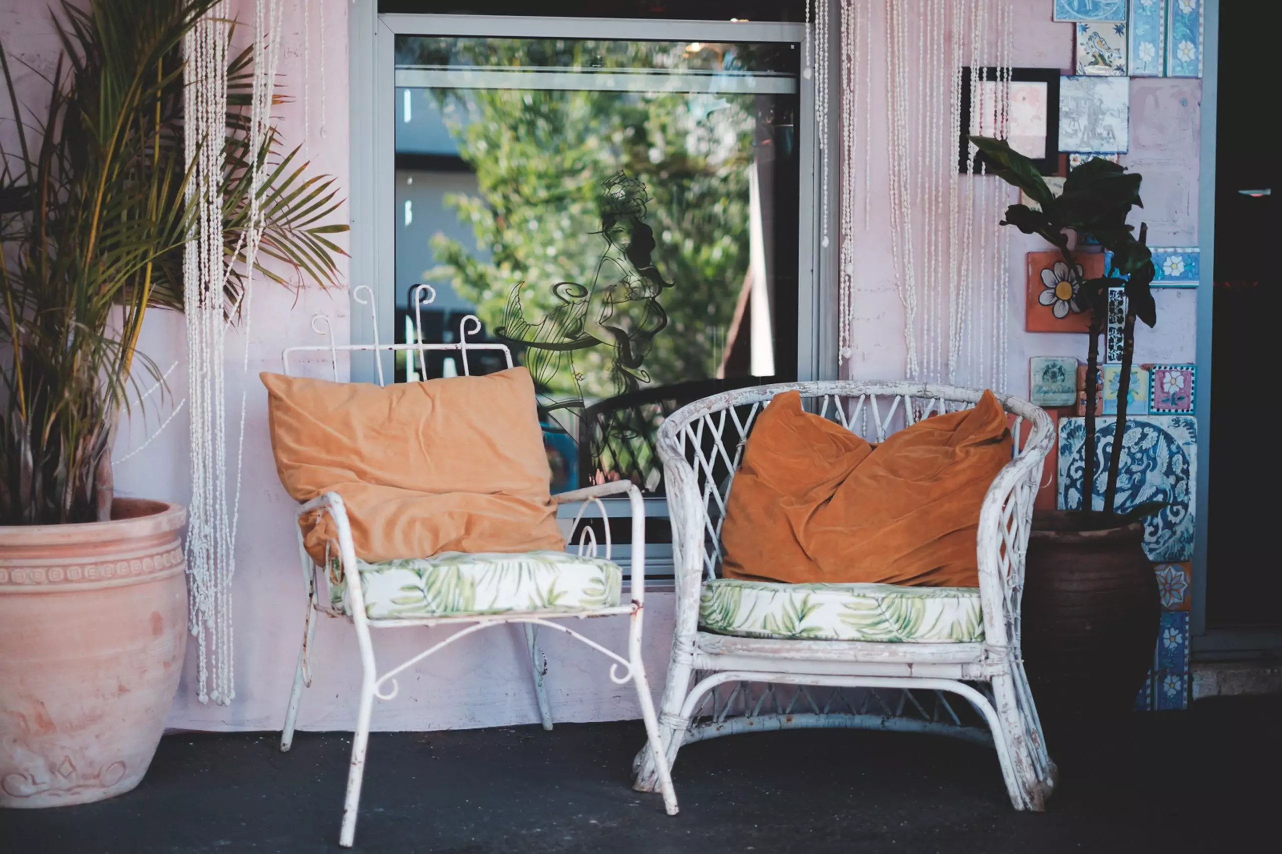 white wicker furniture to furnish the terrace or garden