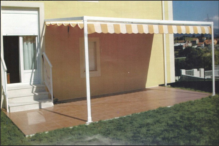 Pergolas in Barcelona by Toldos Clot, TOLDOS CLOT, SL TOLDOS CLOT, SL Classic style gardens Textil Orange Pergolas, canopies and greenhouses