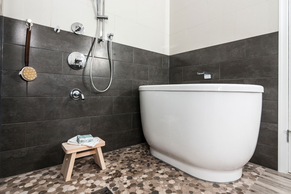 modern Japanese bathroom