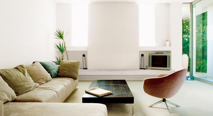 how to furnish and save space in the living room