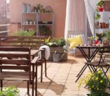 Ideas for furnishing terraces with vintage furniture and pallets